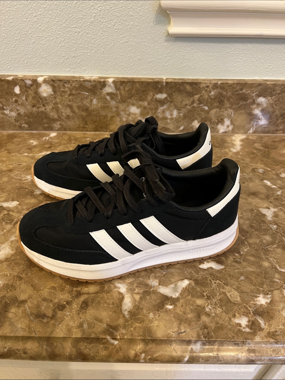 Adidas Black & White Retro Women’s  Sneakers size 7 Cloudform Comfort